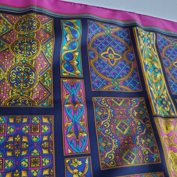 Beautiful Patchwork Print Scarf Luxe Brocade Design Square Fuscia Romantic Dark - Picture 3 of 6